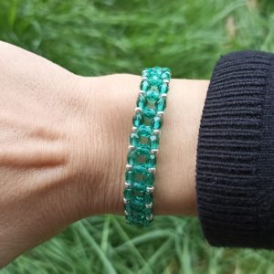 BRACELET FACETTES ET ROCAILLES VERT 13