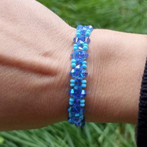 BRACELET TOUPIES ET ROCAILLES BLEU A