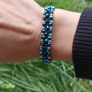 BRACELET FACETTES ET ROCAILLES BLEU 10